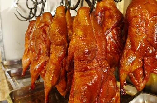 北京烤鸭的制作技术 片烤鸭肉的方法