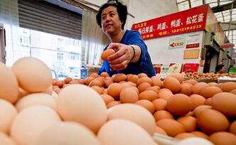 安徽合肥鸡蛋价格跨入“4元时代” 未来还将继续涨