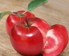 晚熟耐贮的红肉苹果新品种：红色之爱119/06亩产量达3500公斤